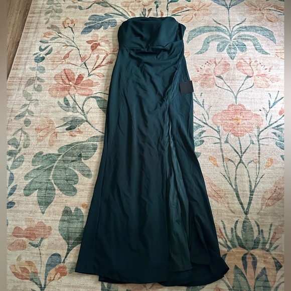 LULU’S Marvelous Entrance Emerald Green Pleated Strapless Maxi Dress - Picture 6 of 7